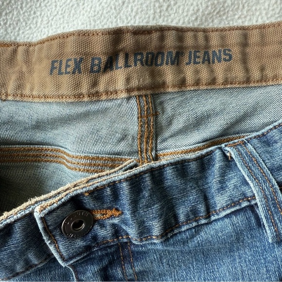 Duluth Trading Co Blue Relaxed Jeans for Everyday Comfort Flex Ballroom Jeans - Picture 6 of 7